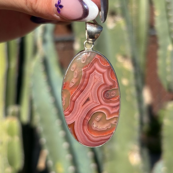 Pink Laguna Agate Pendant Necklace - Picture 5 of 10